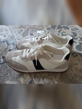Womens Lowtop Sneakers